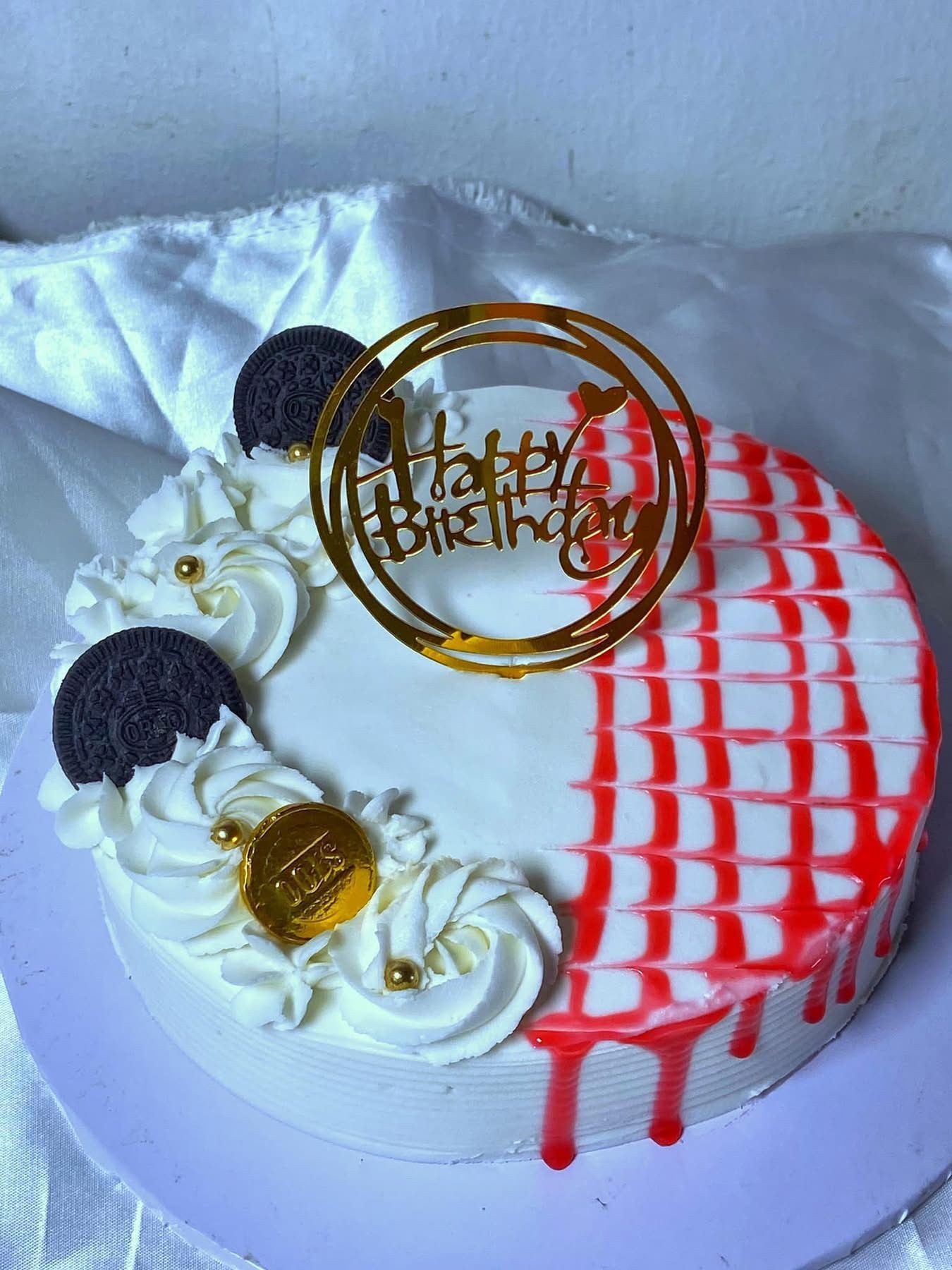 Red Web Oreo Cream Cake